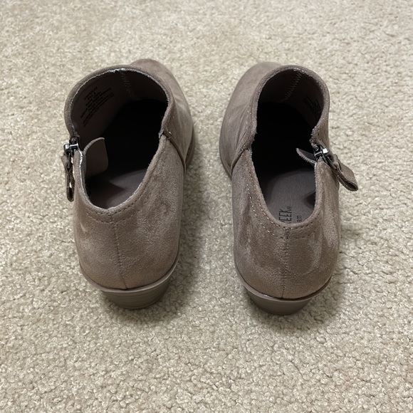 Falls Creek | memory foam tan booties - Picture 3 of 8